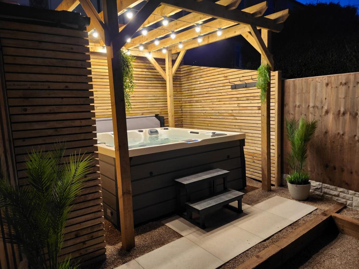 Xxhot Tubxx 4Bed Semi, Sleeps 8, 2 Bathrooms Блекпул Екстер'єр фото
